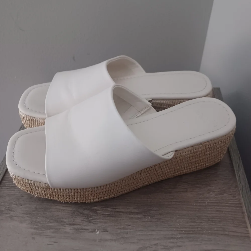 A&F Straw Platform Sandals White Sz 6.5